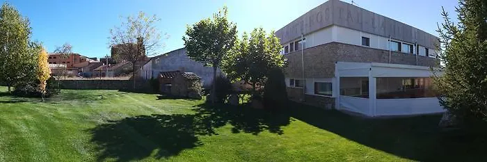 カントリーハウス La Muralla *